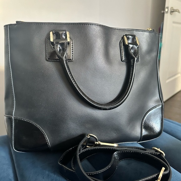 Tory Burch Robinson Double Zip Tote (black saffiano leather) - Picture 4 of 6